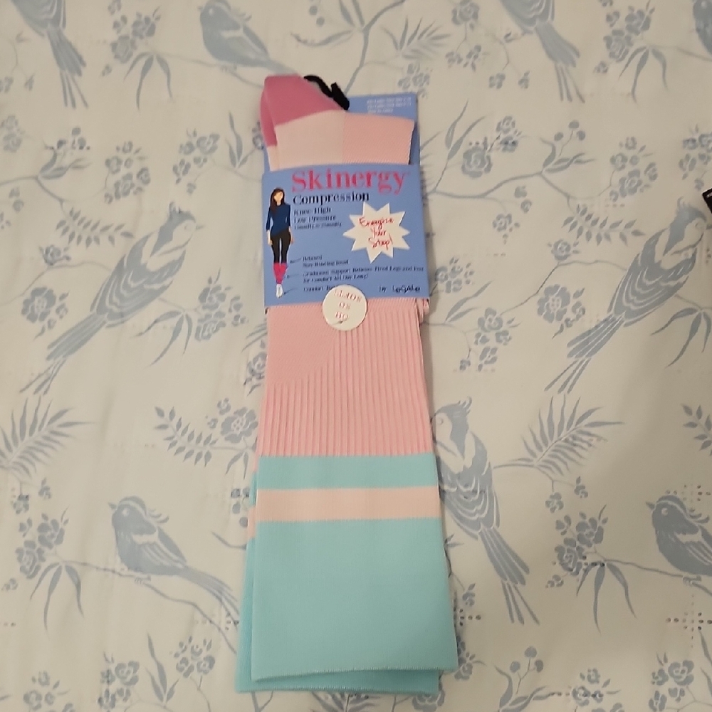 Skinergy Compression Socks in Pink & Mint